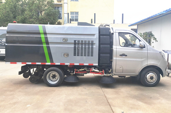 3CBM รถกวาดถนนประเภทเบนซิน Harden Surface Cleaning Sweeper Truck