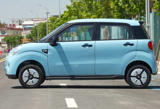 LINGBOX การขับขี่มือซ้าย Mini Suv Electric 5 ประตู 140km Driving Range