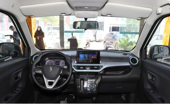 4 ที่นั่ง Fwd Electric Car Range 320km 35kW Motor Power ความเร็วสูงสุด 101km / H