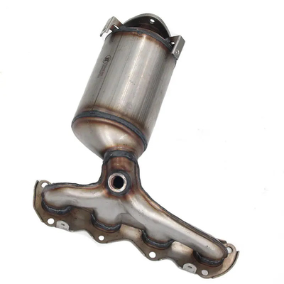ชิ้นส่วนระบบไอเสียรถจักรยานยนต์ Catalytic Converter สำหรับ 2007 VW Jetta 2.5L