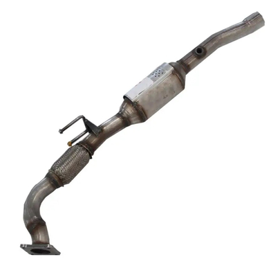 ท่อไอเสียด้านหน้าเปลี่ยนอะไหล่รถยนต์ Catalytic Converter สำหรับ VW Beetle Golf Jetta 2.0L Turbo